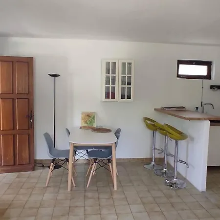 Apartment Au Fond Du Jardin Saint Jean du Pin